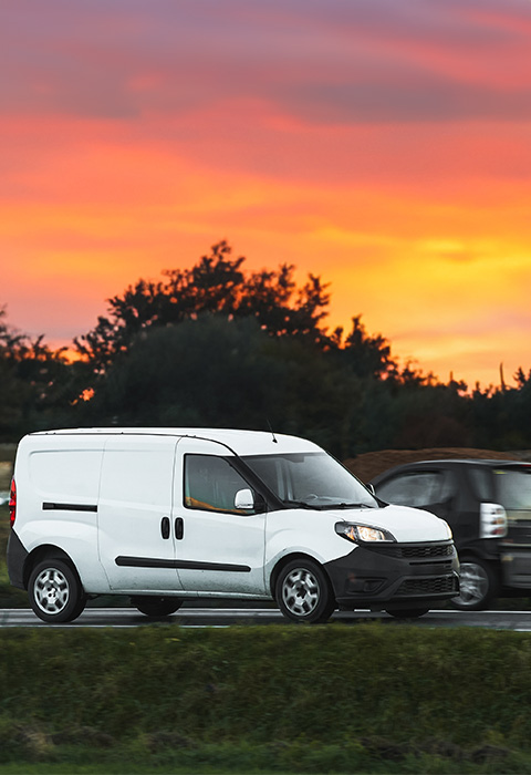 Une petite camionnette, utilitaire, pour illustrer la page des assurances mobilité de DVV
